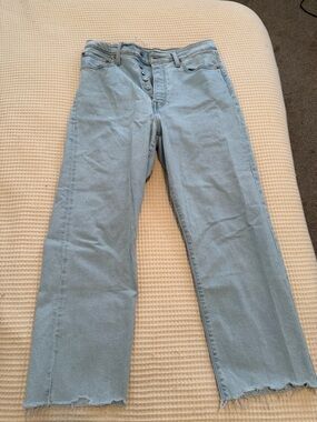 Levi’s Ribcage Straight Ankle Light Wash Jeans